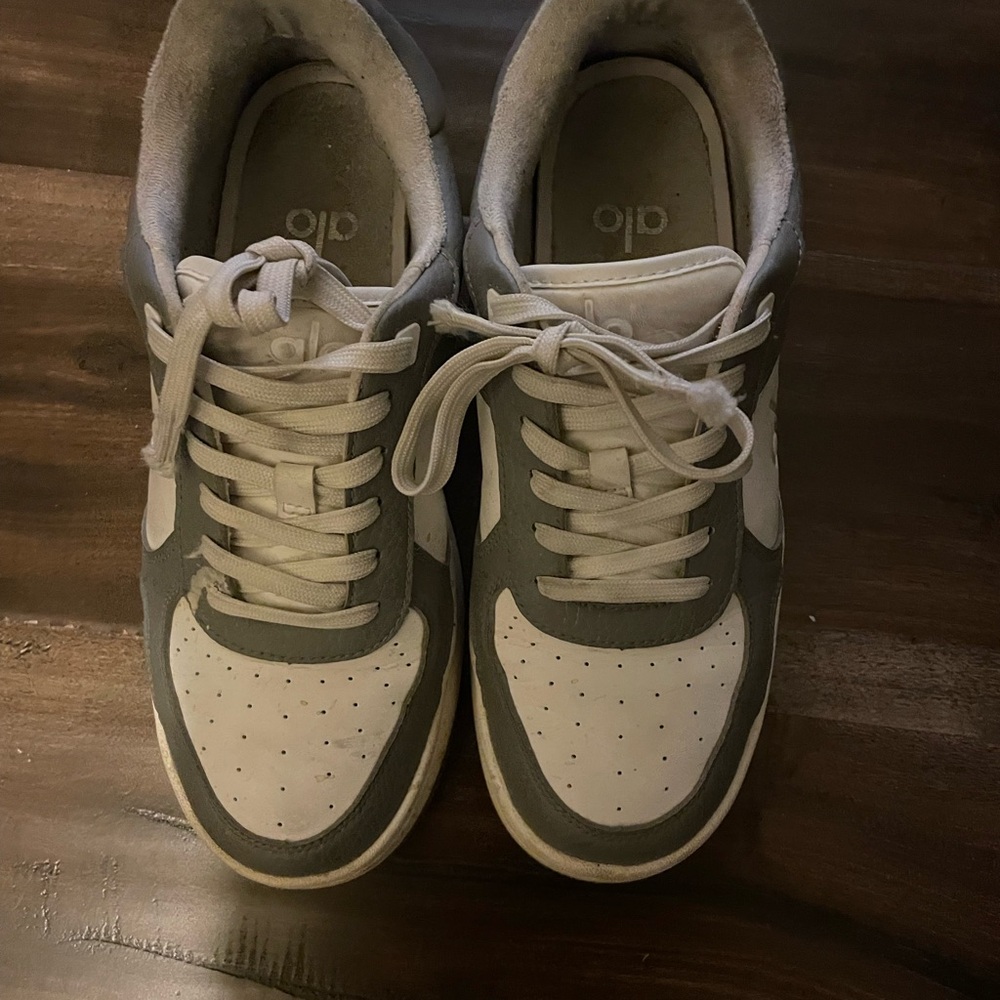 Alo sneakers